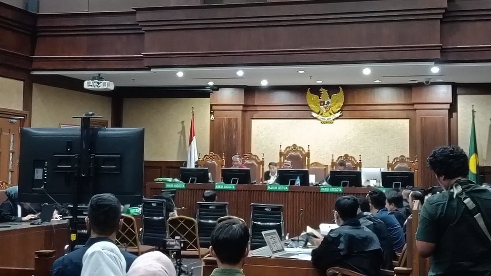 Penyidik Kejagung Bantah Ancam Setrum Pengacara Ronald Tannur