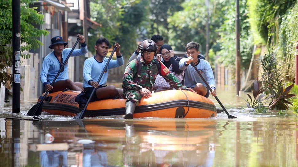 2025/03/05/antarafoto-ikpn-bintaro-masih-terendam-banjir-1741160533_ratio-16x9.jpg