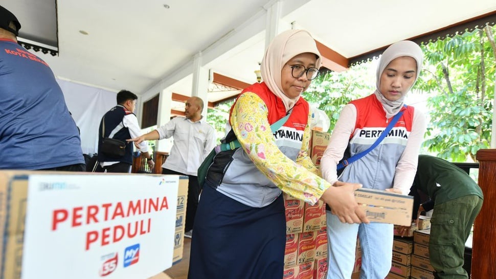 Relawan Pertamina Peduli Bantu Warga Terdampak Banjir Bekasi