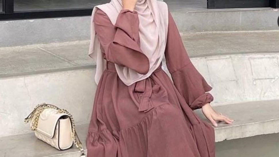 10 Warna Jilbab yang Cocok dengan Baju Mocca