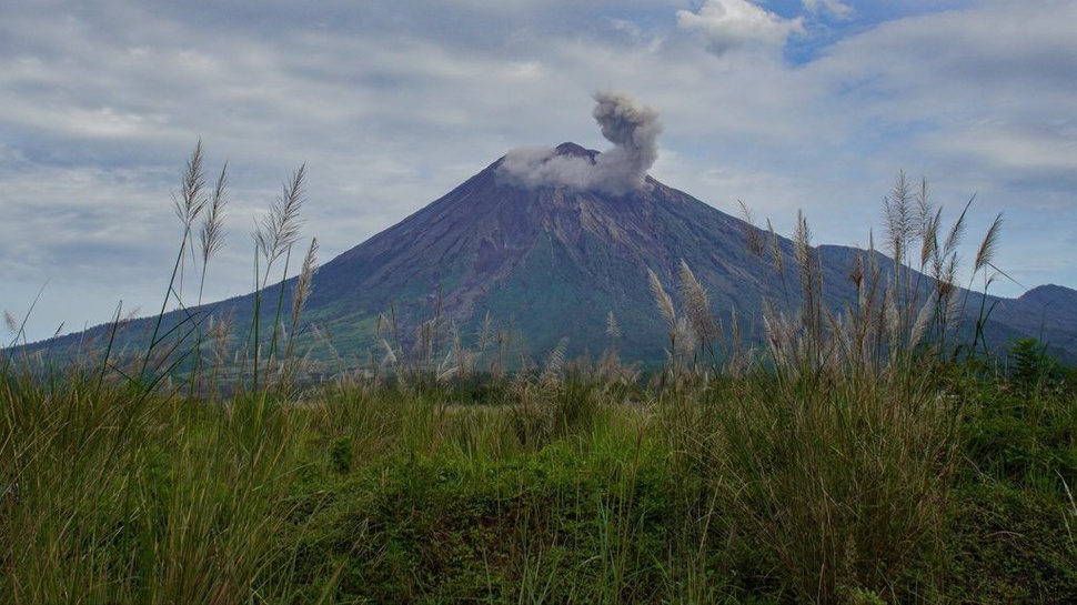 Gunung Semeru Kembali Erupsi Selasa Pagi