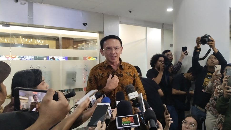 Ahok Kaget Data Penyidik Kejagung Lebih Banyak daripada Dirinya