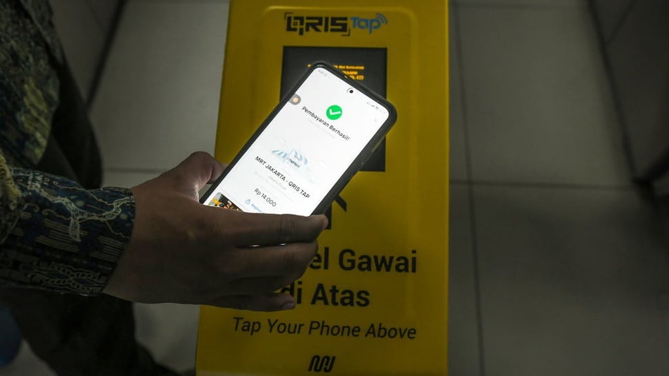 Daftar 15 Bank & e-Wallet yang Bisa Pakai QRIS Tap