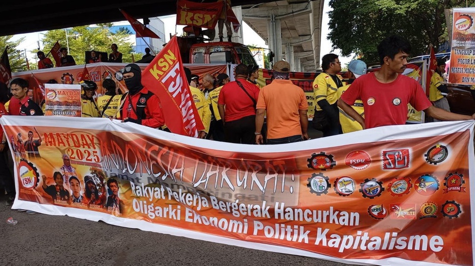 May Day di Makassar: Buruh dan Ojol Serukan Tolak RUU TNI-Polri