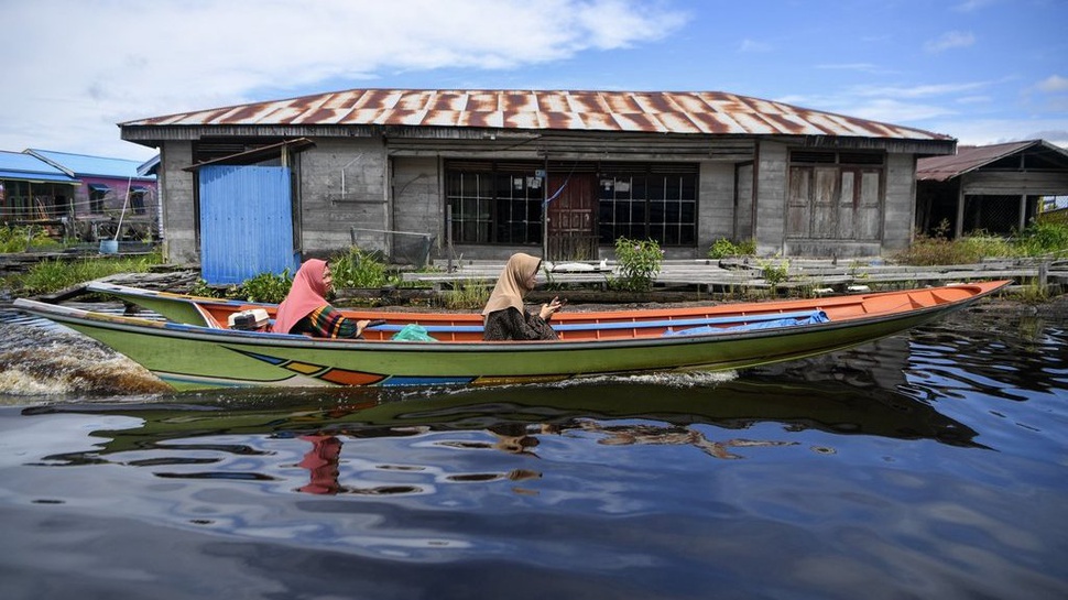 2025/05/18/antarafoto-desa-tanpa-daratan-di-kalimantan-timur-1747535292_ratio-16x9.jpg