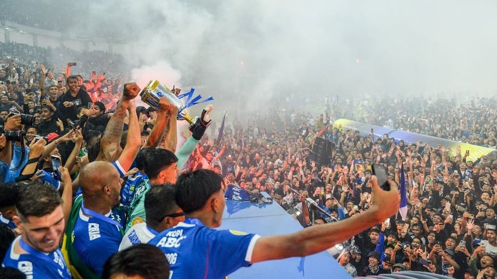Bursa Transfer Persib: Cek Daftar 13 Pemain Keluar, Siapa Masuk?