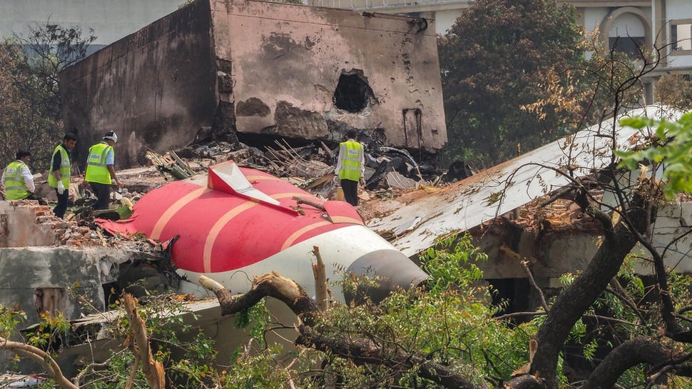 Kotak Hitam Pesawat Air India yang Jatuh Telah Ditemukan