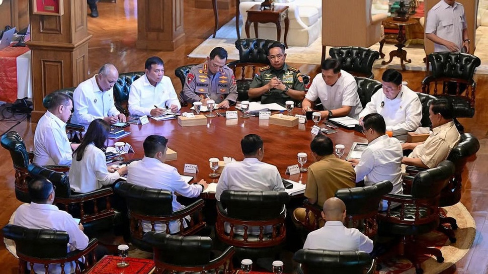 Prabowo Panggil Menteri Bidang Polkam, Bahas Situasi Global