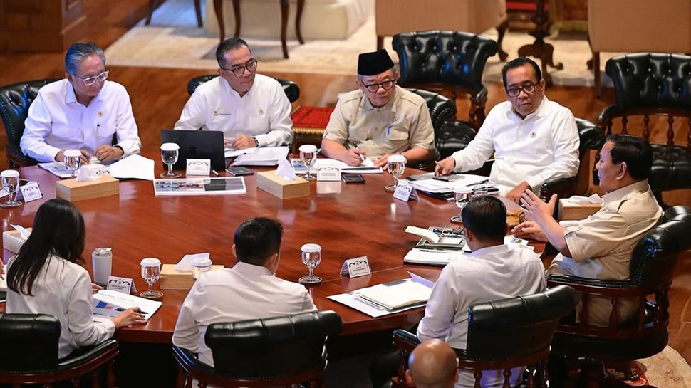 Prabowo Gelar Ratas soal Kopdes & Sekolah Garuda di Hambalang