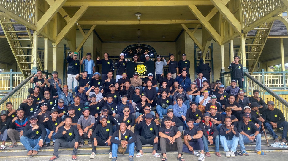Gudang di Kubu Raya Kalbar Digerebek, 165 Jenis Oli Palsu Disita