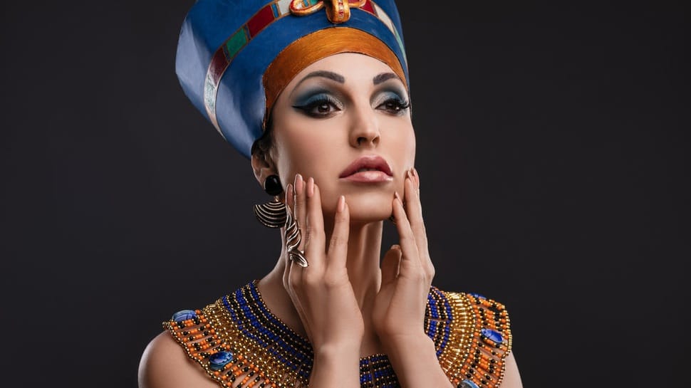 Mengenal Tren Makeup Cleopatra dan Tutorial Membuatnya