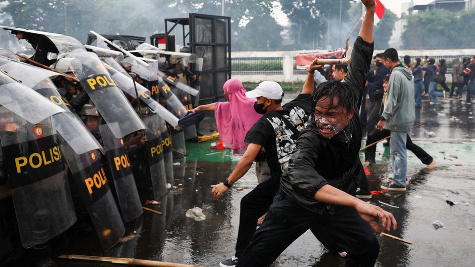 2025/08/29/2025-08-28t112515z_910892236_rc28ggaatz24_rtrmadp_3_indonesia-politics-protests_3109.jpg