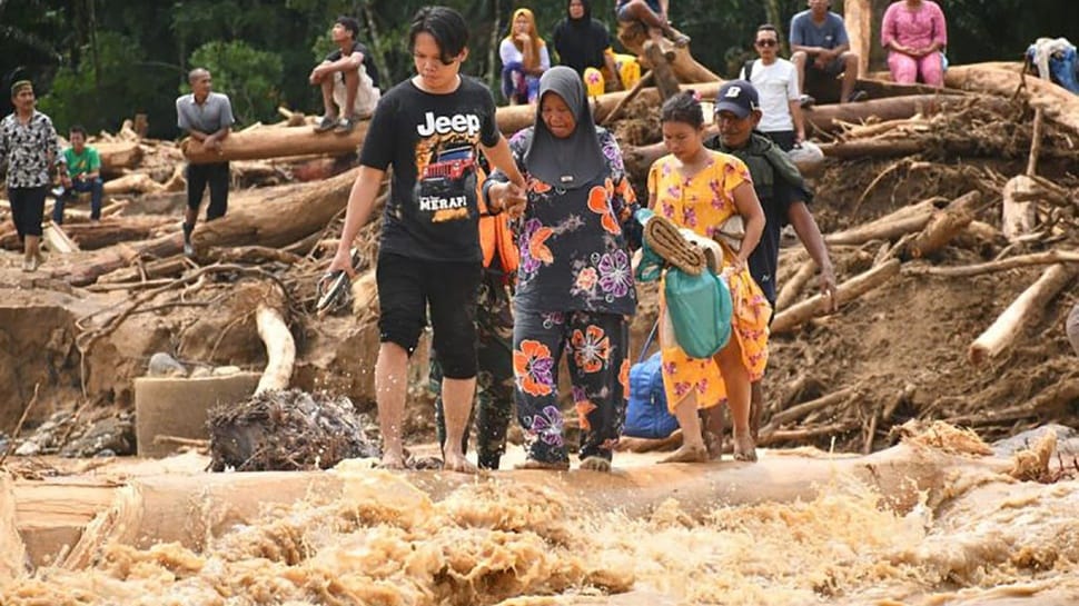 2025/11/30/banjir-di-tapanuli-selatan.jpg