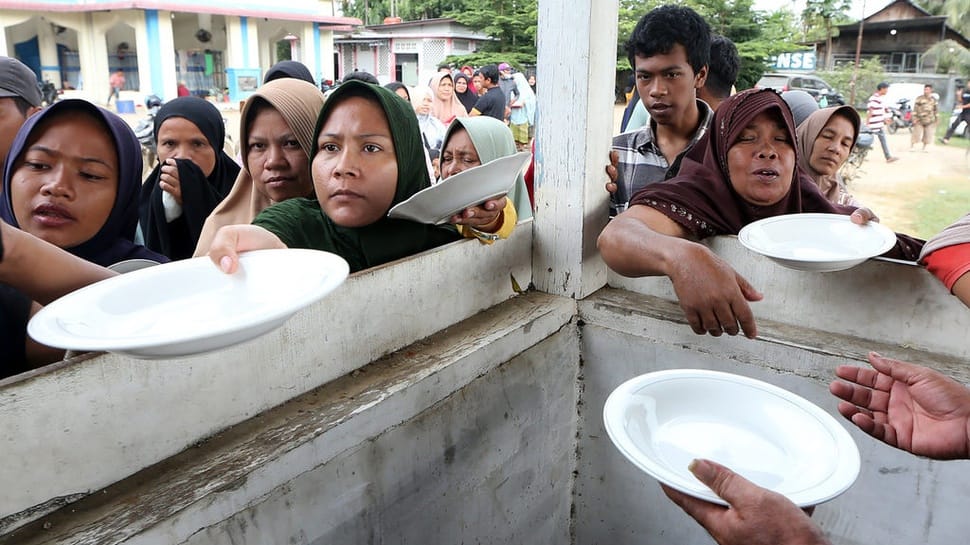 2025/12/22/antarafoto-dapur-umum-swadaya-bencana-hidrometeorologi-aceh-1766371188_8139.jpg