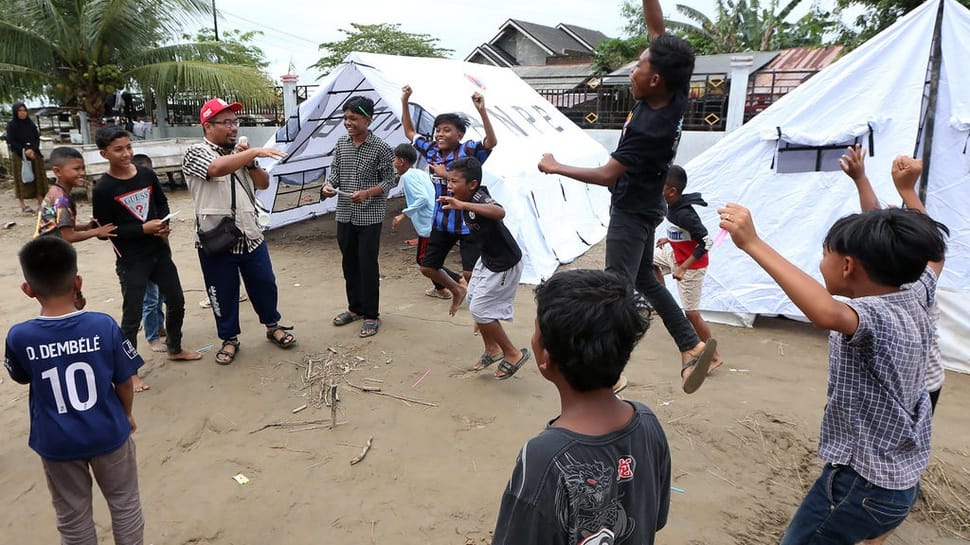 2025/12/22/antarafoto-dukungan-kesehatan-mental-anak-pengungsi-bencana-aceh-1766370592_8141.jpg