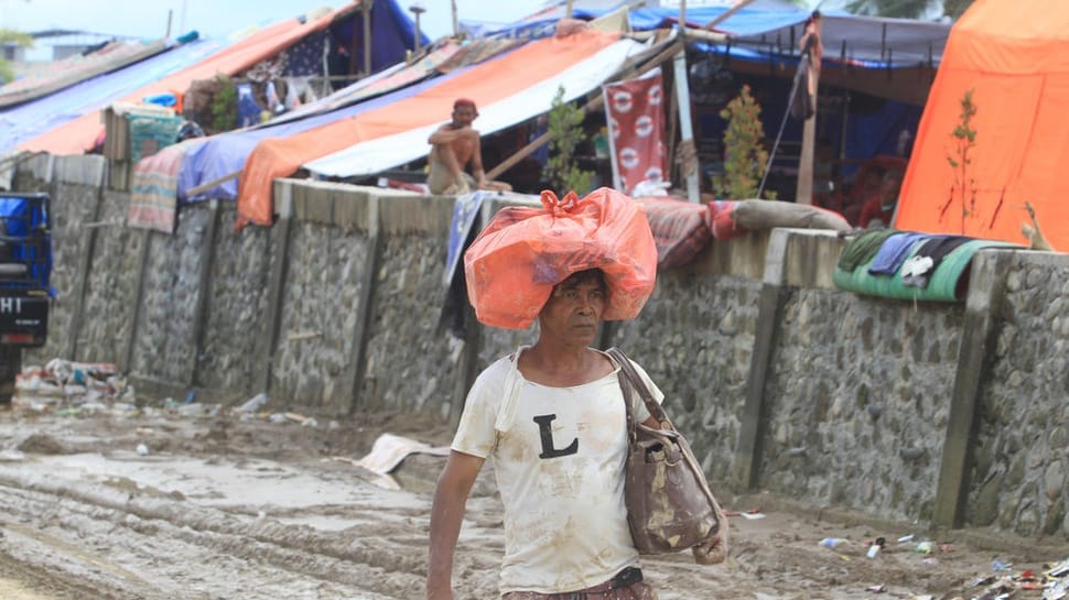 2025/12/22/antarafoto-pengungsi-korban-banjir-di-aceh-tamiang-1766370958_8145.jpg