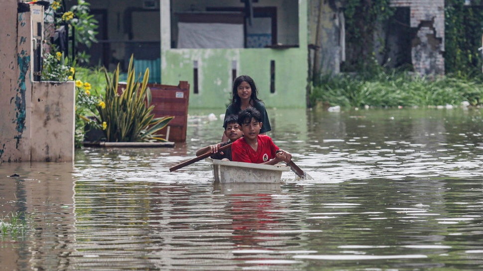 2026/01/24/antarafoto-banjir-rendam-perumahan-di-kabupaten-bekasi-1769220103_9128.jpg