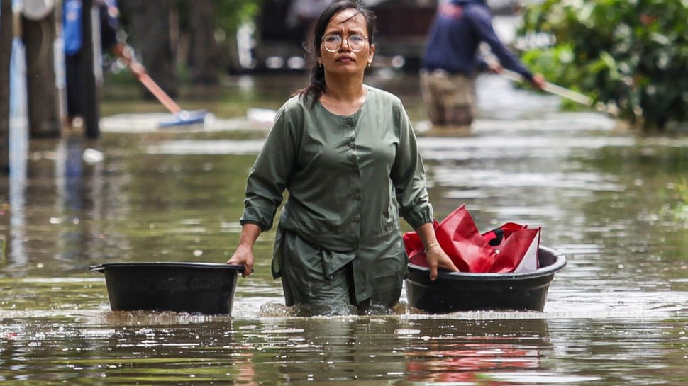 2026/01/24/antarafoto-banjir-rendam-perumahan-di-kabupaten-bekasi-1769220108_9139.jpg
