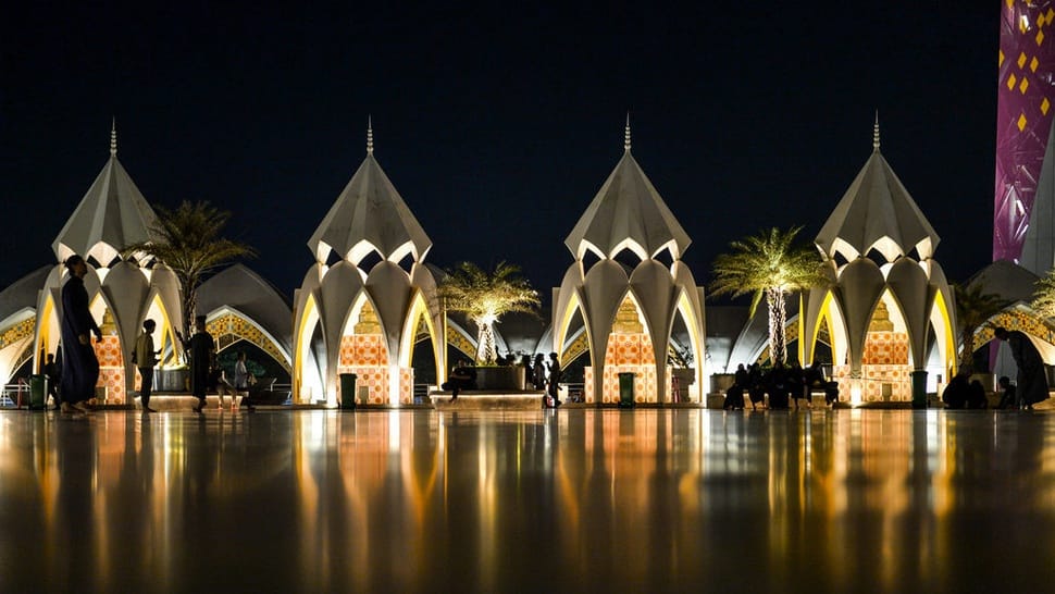 2026/02/18/antarafoto-shalat-tarawih-perdana-di-masjid-raya-al-jabbar-bandung-1771429889.jpg