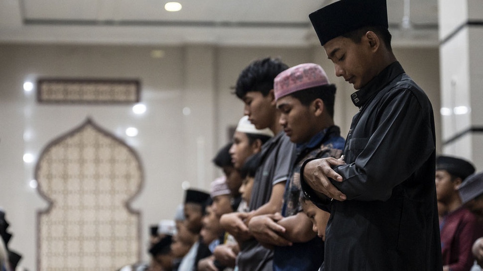 2026/02/19/antarafoto-shalat-tarawih-perdana-di-masjid-terdampak-bencana-alam-1771464400_10020.jpg