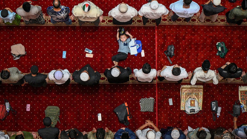 2026/02/19/antarafoto-shalat-tarawih-pertama-1447-hijriah-di-masjid-istiqlal-1771464179_10030.jpg
