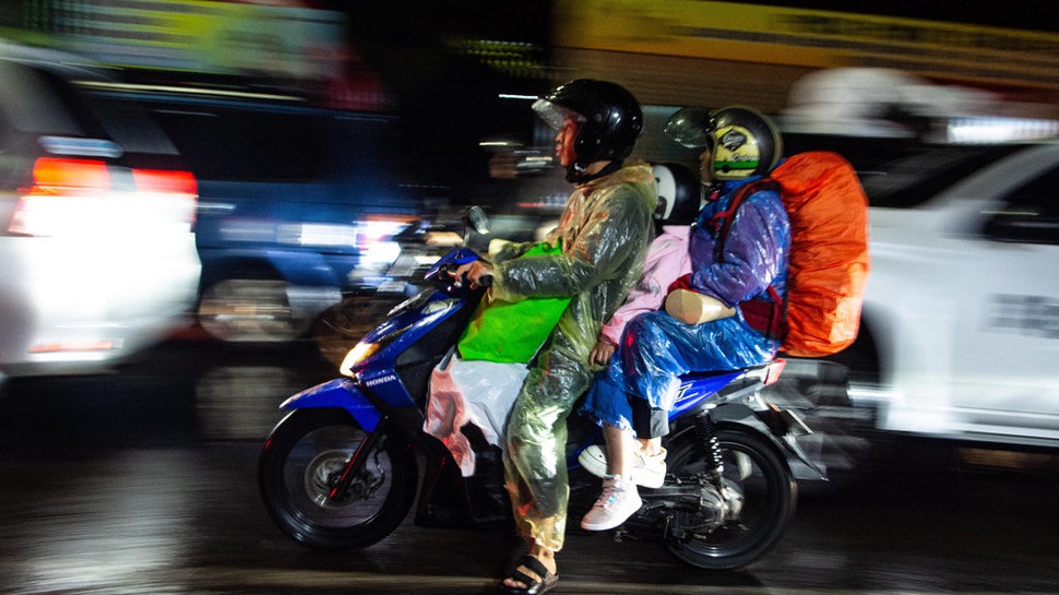 2026/03/27/antarafoto-pemberlakuan-satu-arah-arus-mudik-lebaran-di-nagreg-1774575253_11036.jpg
