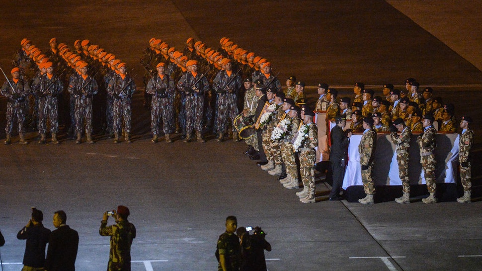 2026/04/04/antarafoto-pelepasan-tiga-jenazah-pasukan-perdamaian-unifil-1775309692.jpg