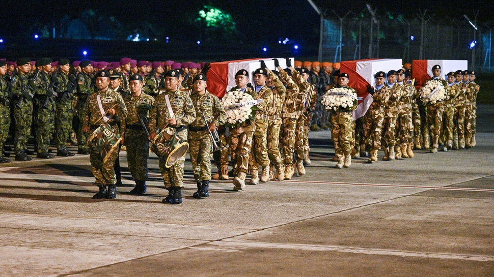 2026/04/04/antarafoto-tiga-jenazah-pasukan-perdamaian-unifil-tiba-di-tanah-air-1775311802.jpg