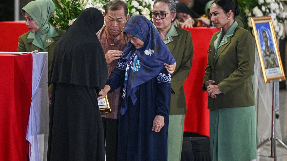 2026/04/04/antarafoto-tiga-jenazah-pasukan-perdamaian-unifil-tiba-di-tanah-air-1775311803.jpg