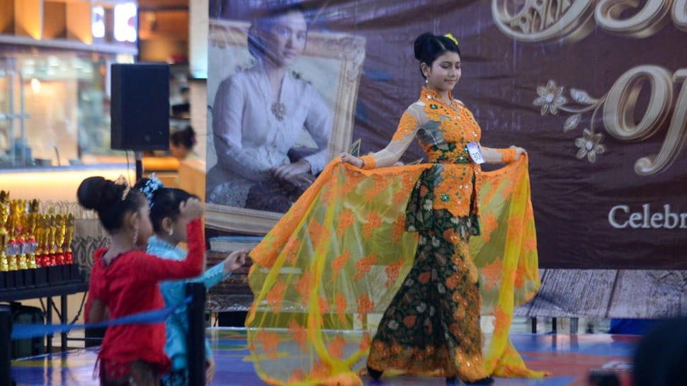 2026/04/21/antarafoto-peragaan-busana-tradisional-anak-peringati-hari-kartini-1776741230_11702.jpg