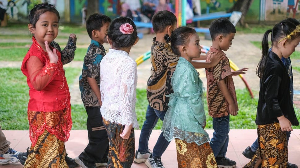2026/04/21/antarafoto-peringatan-hari-kartini-di-kendari-1776741222_11705.jpg