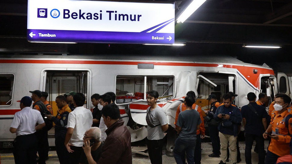 2026/04/27/antarafoto-kecelakaan-kereta-api-di-bekasi-timur-1777308217.jpg