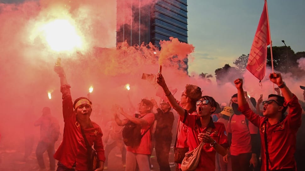 2026/05/02/antarafoto-aksi-hari-buruh-internasional-di-depan-gedung-dpr-1777687406_12056.jpg