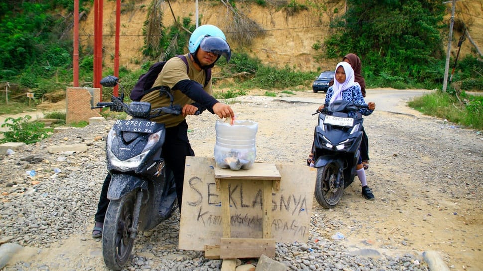 2026/05/05/jembatan-darurat-di-desa-lubuk-sidup-1.jpg
