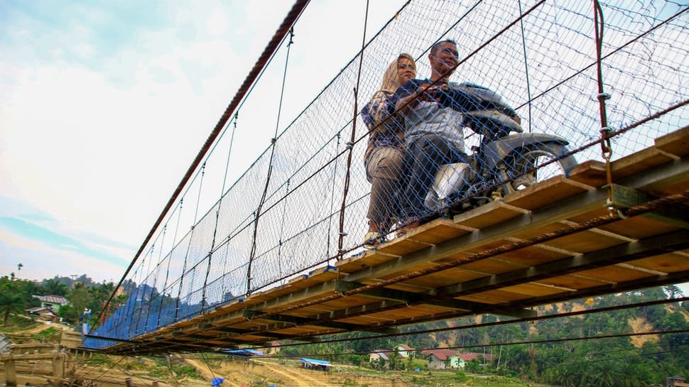 2026/05/05/jembatan-darurat-di-desa-lubuk-sidup-3.jpg