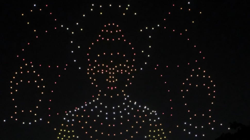 2026/06/01/antarafoto-pertunjukan-drone-waisak-2026-di-borobudur-1780284007_01.jpg