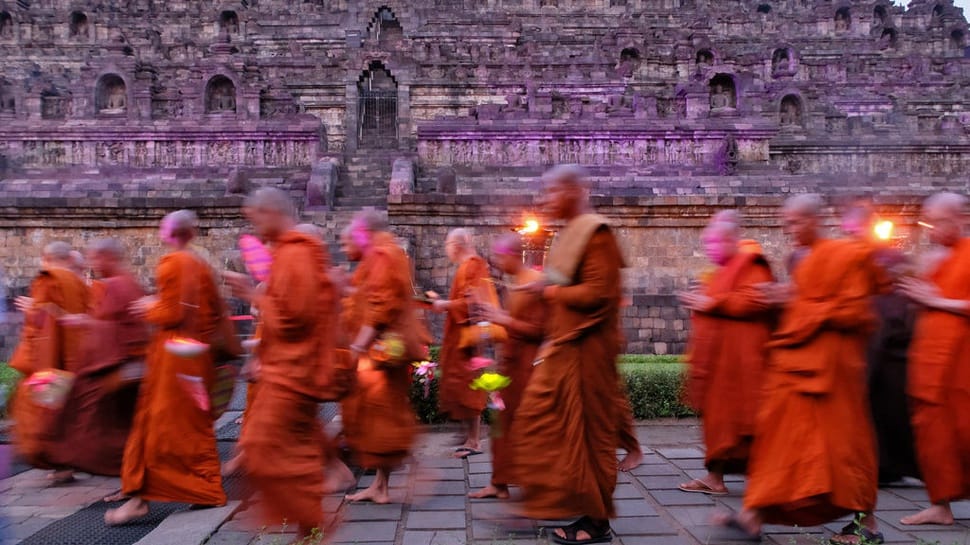 2026/06/01/antarafoto-pradaksina-waisak-2026-di-borobudur-1780284241.jpg