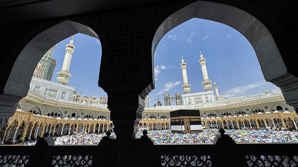 2026/06/15/antarafoto-jamaah-haji-melaksanakan-tawaf-wada-1781507643_13503.jpg