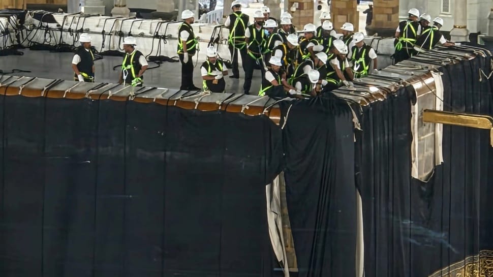 2026/06/16/penggantian-kiswah-kabah-01-1.jpg