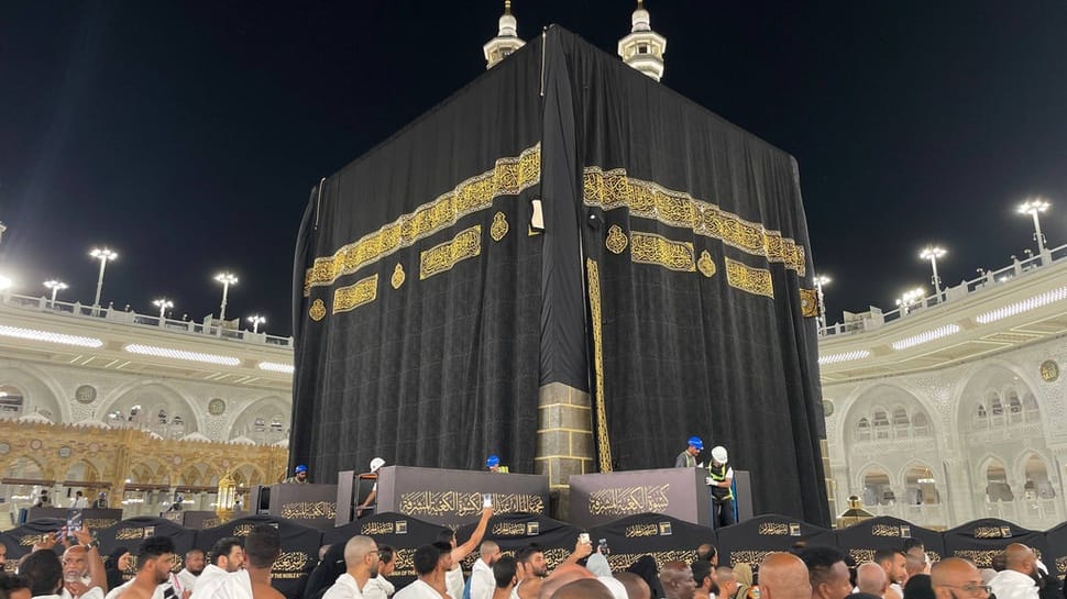 2026/06/16/penggantian-kiswah-kabah-01-2.jpg