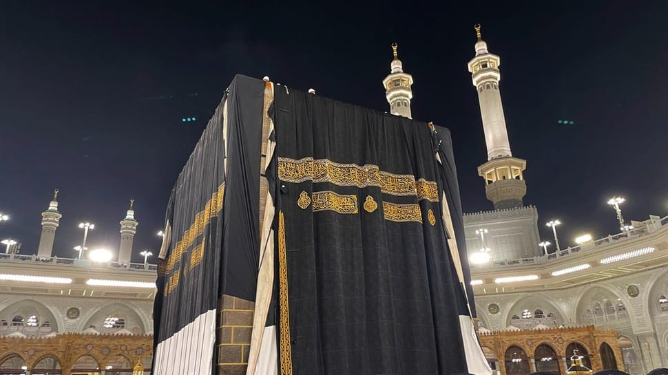 2026/06/16/penggantian-kiswah-kabah-01-3.jpg