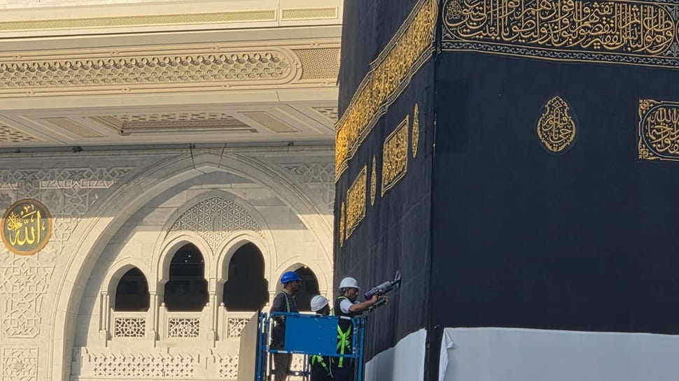 2026/06/16/penggantian-kiswah-kabah-01-5.jpg