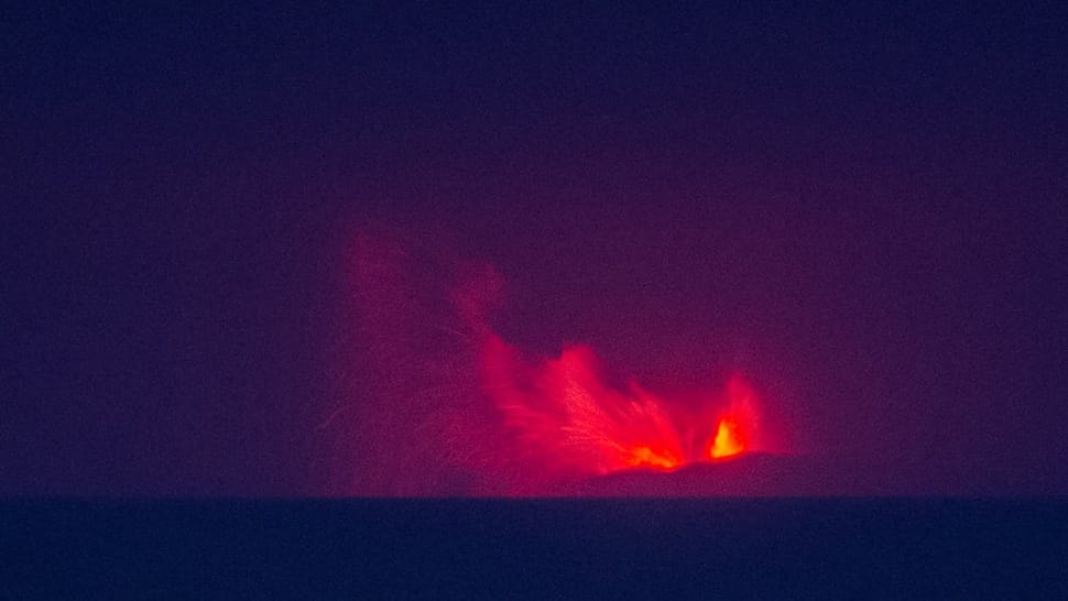 2026/09/06/antarafoto-aktivitas-vulkanik-gunung-anak-krakatau-1788653808.jpg