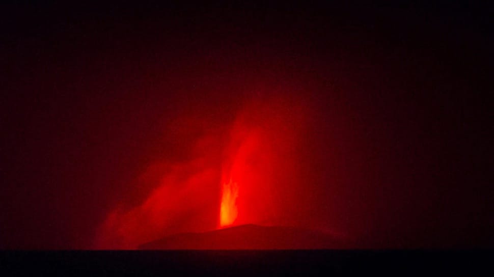 2026/09/06/antarafoto-aktivitas-vulkanik-gunung-anak-krakatau-1788653815.jpg