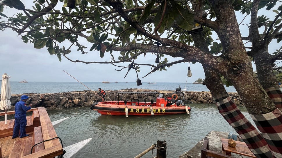 2026/09/09/antarafoto-hari-kedua-operasi-sar-jurnalis-hilang-kontak-di-selat-sunda-1788930012.jpg