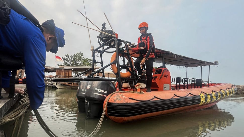 2026/09/09/antarafoto-hari-kedua-operasi-sar-jurnalis-hilang-kontak-di-selat-sunda-1788930017.jpg