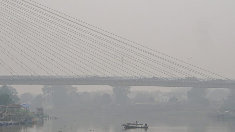 2026/10/14/antarafoto-kabut-asap-di-pekanbaru-1791946050_16831.jpg