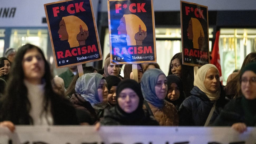 2026/10/27/afp__20260213__97fv8t9__v1__highres__austriaschoolsmuslimsheadscarfbanprotest.jpg