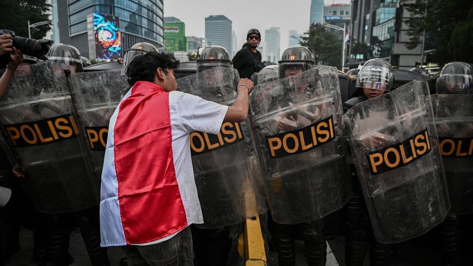 2026/10/28/antarafoto-unjuk-rasa-mahasiswa-di-jakarta-1793198459.jpg