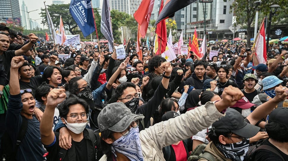 2026/10/28/antarafoto-unjuk-rasa-mahasiswa-di-jakarta-1793198572.jpg